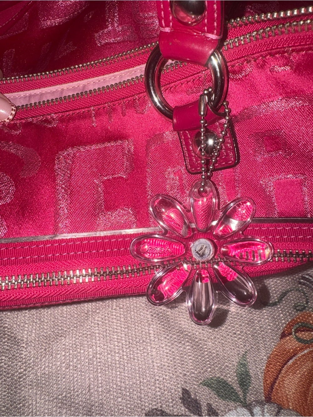 Coach Poppy Hot Pink storypatch sig Shoulder Tote w/2 poppy bag charms - Picture 6 of 9